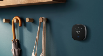 Thermostat near light